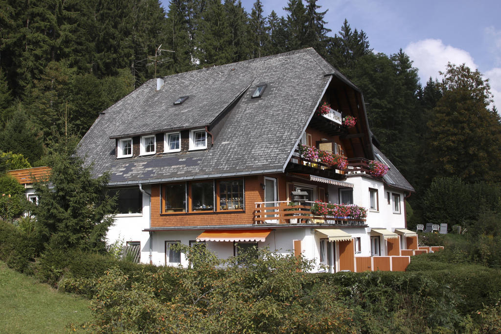 Hotel-Pension Thome Hinterzarten Exterior photo